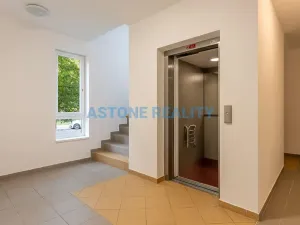 Prodej bytu 1+kk, Praha - Uhříněves, Václava Trojana, 41 m2