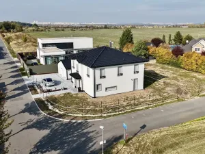 Prodej rodinného domu, Jesenice, Labutí, 238 m2