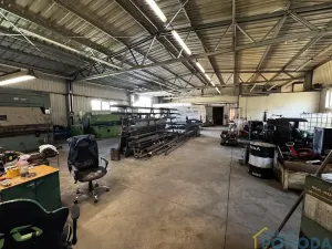 Pronájem výrobních prostor, Radhošť, 450 m2