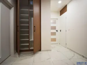 Pronájem bytu 3+kk, Praha - Holešovice, Janovského, 86 m2