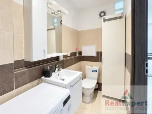Prodej bytu 2+kk, Praha - Háje, Brechtova, 30 m2