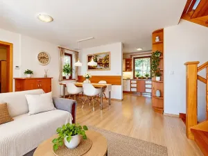 Prodej rodinného domu, Káraný, 180 m2