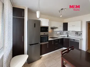 Prodej bytu 3+1, Lubenec, Pražská, 66 m2