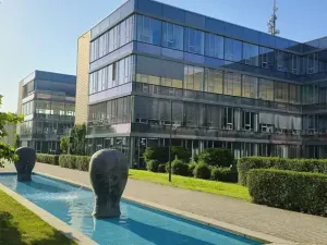 Pronájem kanceláře, Praha, 2540 m2