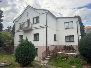 Prodej rodinného domu, Panenské Břežany, 300 m2
