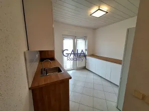 Pronájem bytu 2+1, Mostkovice, U Hřiště, 66 m2