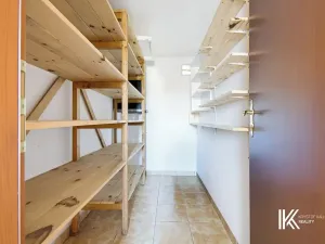 Prodej kanceláře, Hrochův Týnec, 356 m2