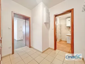Pronájem bytu 2+kk, Holice, Bratří Čapků, 54 m2