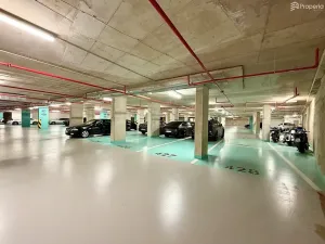 Pronájem garážového stání, Brno, Fuchsova, 12 m2