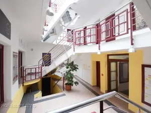 Pronájem kanceláře, Beroun, V Pražské bráně, 42 m2