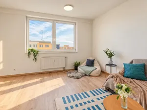 Prodej bytu 1+kk, Praha - Troja, Hnězdenská, 33 m2
