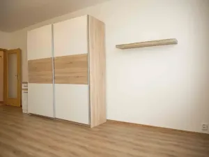 Pronájem bytu 1+kk, Praha - Kunratice, Merhoutova, 30 m2