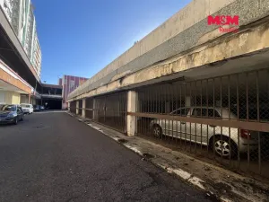 Pronájem garážového stání, Hradec Králové, třída Edvarda Beneše, 12 m2