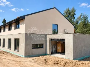 Prodej rodinného domu, Kamenice, Lomená, 156 m2