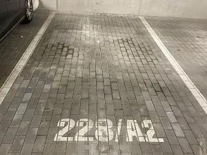 Pronájem garážového stání, Praha, 16 m2