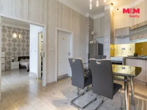 Prodej obchodního prostoru, Karlovy Vary, nábřeží Jana Palacha, 340 m2