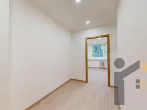 Pronájem bytu 2+kk, Praha - Kobylisy, Mirovická, 39 m2