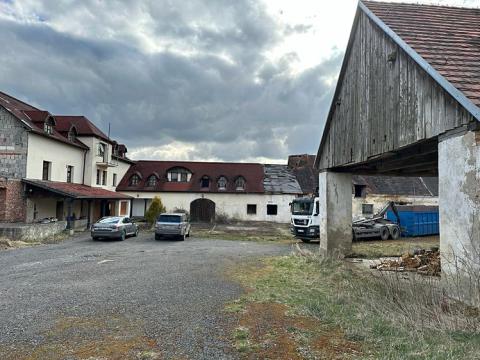 Prodej zemědělské usedlosti, Zběšičky, 2600 m2