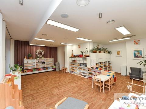 Prodej obchodního prostoru, Praha - Hlubočepy, Hlubočepská, 106 m2