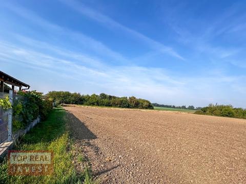 Prodej podílu zemědělské půdy, Kroměříž, 2414 m2