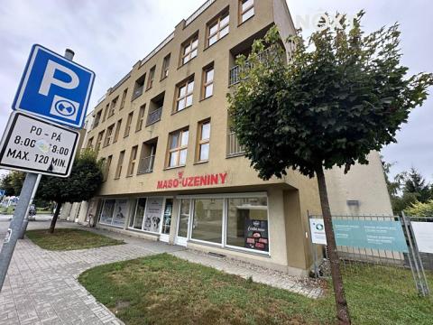 Prodej obchodního prostoru, Praha - Suchdol, Suchdolské náměstí, 58 m2