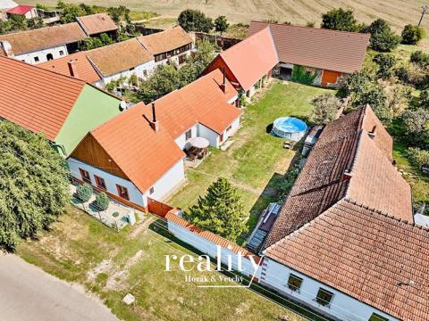 Prodej výrobních prostor, Znojmo, 300 m2