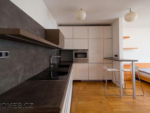 Pronájem bytu 1+kk, Praha - Žižkov, V kapslovně, 53 m2