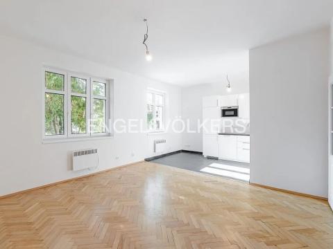 Pronájem bytu 2+kk, Praha - Smíchov, Na pláni, 52 m2