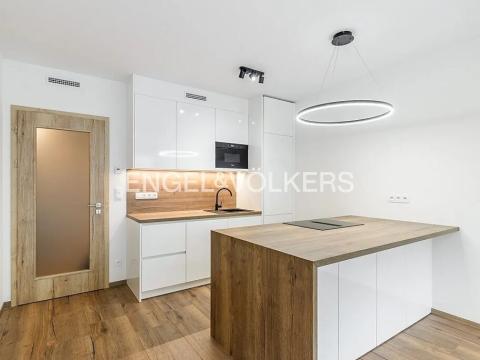 Pronájem bytu 2+kk, Praha - Vysočany, Kolbenova, 51 m2