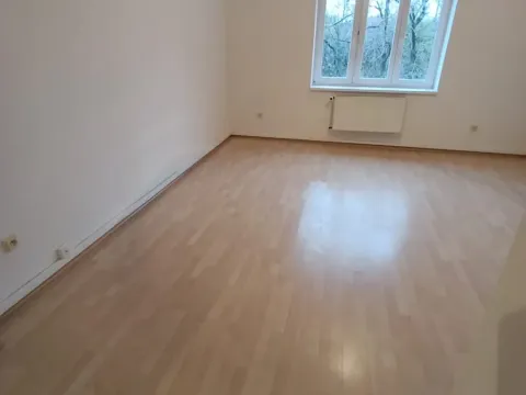 Pronájem bytu 1+kk, Praha - Libeň, U Balabenky, 31 m2