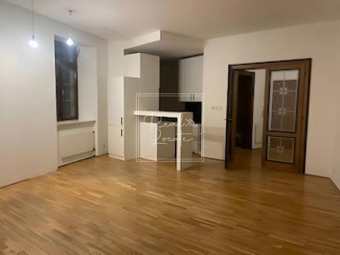 Pronájem bytu 2+kk, Praha - Staré Město, Husova, 82 m2