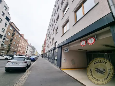 Prodej garážového stání, Praha - Libeň, Drahobejlova, 26 m2