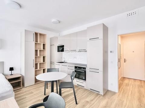 Pronájem bytu 1+kk, Praha - Vysočany, Jandova, 36 m2