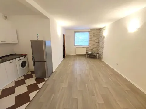 Pronájem bytu 2+kk, Praha - Krč, Dolnokrčská, 50 m2