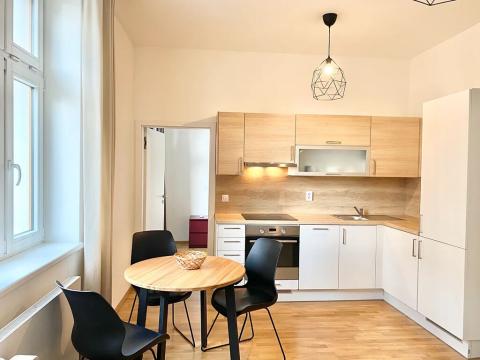 Pronájem bytu 2+kk, Praha - Libeň, Lihovarská, 42 m2