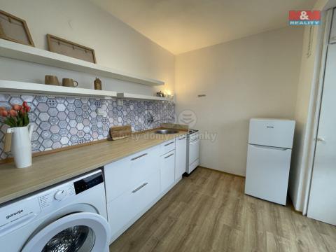 Pronájem bytu 2+kk, Ostrava - Poruba, Francouzská, 58 m2