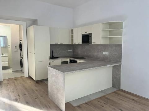 Pronájem bytu 2+kk, Praha - Vinohrady, Slovenská, 57 m2