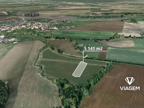 Prodej podílu pole, Sezemice, 2570 m2