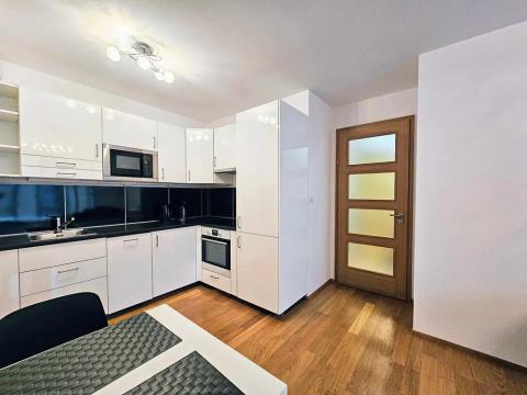 Pronájem bytu 2+kk, Praha - Holešovice, Komunardů, 55 m2