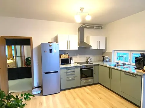 Pronájem bytu 2+kk, Praha - Hloubětín, Saarinenova, 58 m2