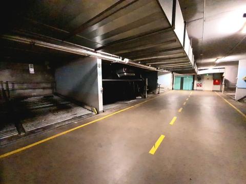 Pronájem garážového stání, Praha - Vysočany, Pešlova, 14 m2