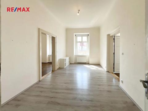 Pronájem bytu 3+1, Praha - Smíchov, Nádražní, 84 m2