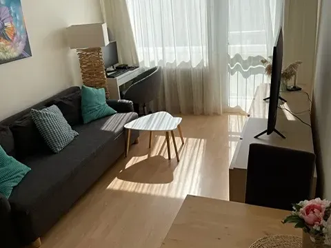 Pronájem bytu 2+kk, Praha - Kobylisy, Famfulíkova, 44 m2