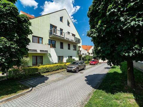 Pronájem bytu 3+kk, Praha - Dubeč, Netlucká, 85 m2