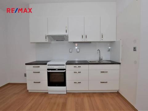 Pronájem bytu 2+kk, Plzeň, Houškova, 46 m2
