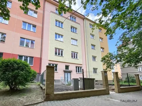 Pronájem bytu 2+kk, Plzeň, Čechova, 55 m2