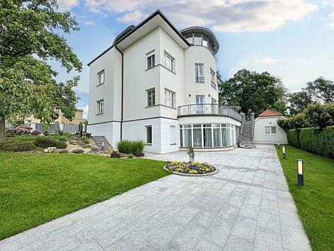 Prodej vily, Praha, 748 m2