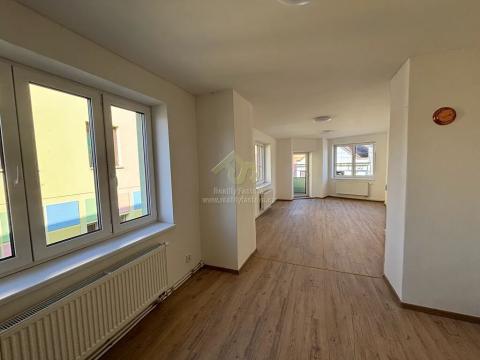 Pronájem bytu 2+1, Kralovice, Markova tř., 71 m2