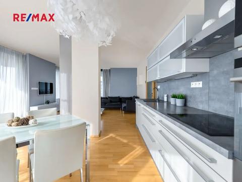 Pronájem bytu 2+kk, Praha - Žižkov, Ke kapslovně, 70 m2