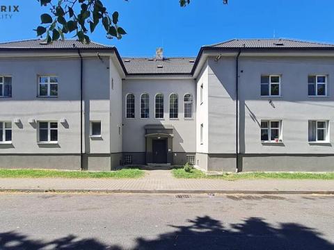 Prodej bytu 2+kk, Králův Dvůr, náměstí Míru, 55 m2